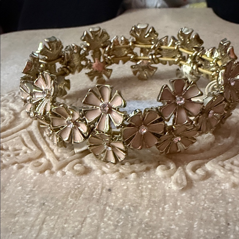 NWT Napier Gold and Pink Glitz Floral Stretch Bracelet med to large